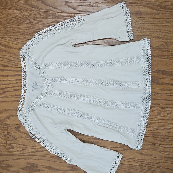 Chicos cream colored embroidered top in size M - Picture 1 of 6